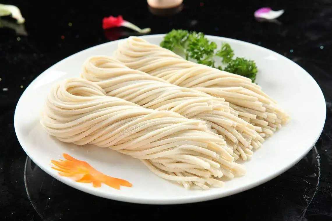 盒裝鮮面條包裝機，鎖鮮每一份美味